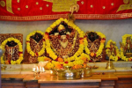 ఆ ఊర్లో ఏ పెళ్లి అయినా గుడిలో జరగాల్సిందే.. 350 ఏళ్ల  నుండి ఇదే తీరు!